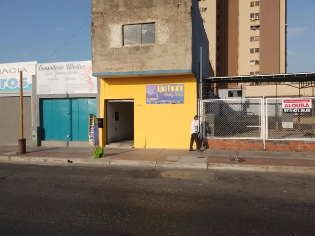 Local En Venta A Pie De Calle Av. Las Ferias Clientes D. (lp