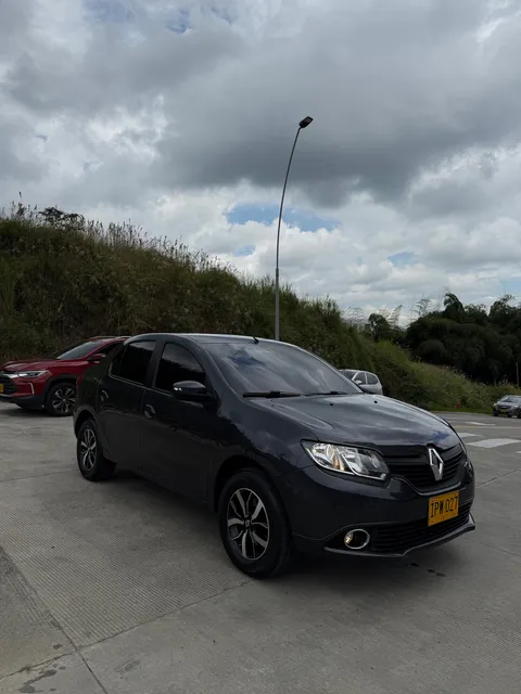 Renault Logan 1.6 Privilege / Intens