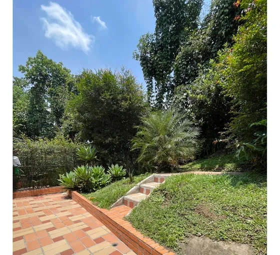 Casa De 3 Niveles Para La Venta, Envigado, Loma De Las Brujas
