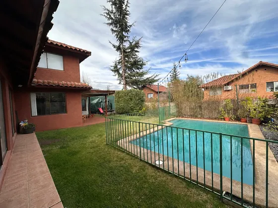 Gran Casa, 5 Dormitorios+serv, Condominio Piscina/quincho