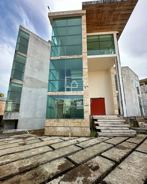 Venta Quinta 4 Niveles Ubicada Urbanización Los Saltos, Puerto Ordaz, Ciudad Guayana, Bolivar, Venezuela