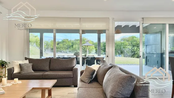 Casa En  Costa Esmerlada