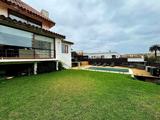 Casa En Venta En Bosques De Montemar Concón