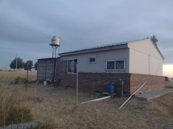 Casa En Venta - 2 Dormitorios 1 Baño - 2.495mts2 - General Lamadrid