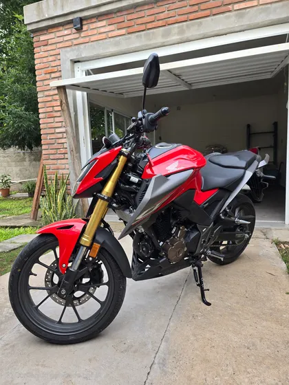 Cb300f Sin Detalles Impecable!!! 650km En Garantía!!!