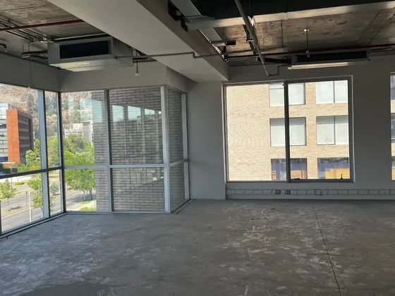 Ciudad Empresarial 151 M2 En Bruto Para Habilitar 2 Baños