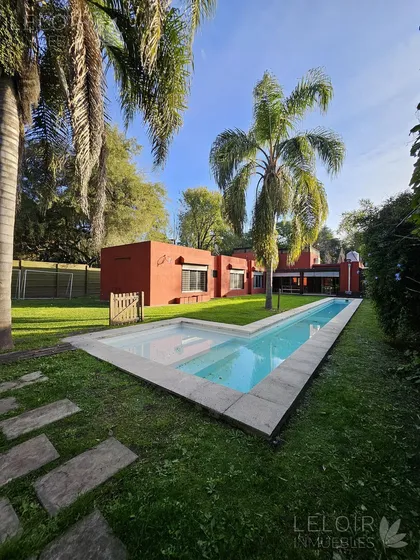 Casa En Venta 5 Amb En Parque Leloir
