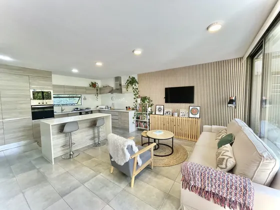 Triplex Con Jardín Privado, 2d2b + Est, Bdga, Providencia