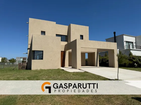 Casa En Venta Con Pileta En El Naudir, Escobar