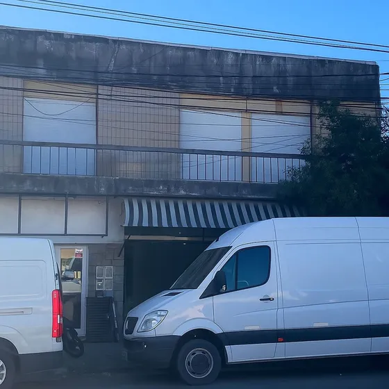 Venta De Casa Y 2 Locales Pleno Centro Escobar