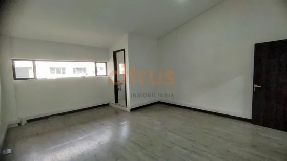 Oficinas En Arriendo Barrio Colombia 643-8156378
