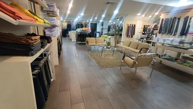 Local Comercial En Alquiler,ubicado En Unos De Los Centros Comerciales Con Mas Flujo De Personas Y Servicios,para Cualquier Uso.24-22496gm
