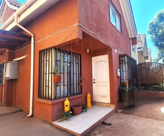 Casa En Venta De 3 Dorm. En Peñaflor