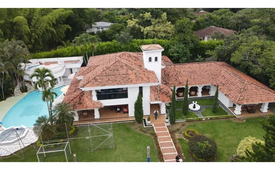 Venta Casa Condominio De 3500mt2 En Jamundi, Jamundi 9458.