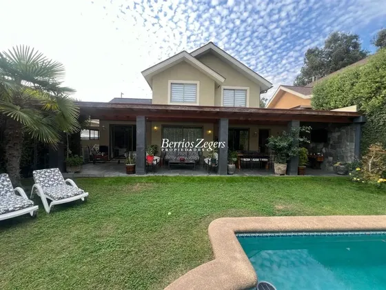 Casa En Venta De 4 Dorm. En La Reina Alta / Pintor Pacheco A