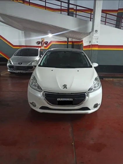Peugeot 208 1.6 Allure Touchscreen