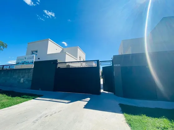Duplex En Venta De 3 Ambientes En Berazategui. Apto Credito. Financiacion.
