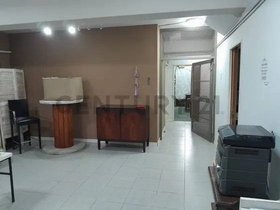Venta De Oficina Mas Deposito En Pb Frente En Velez Sarsfield