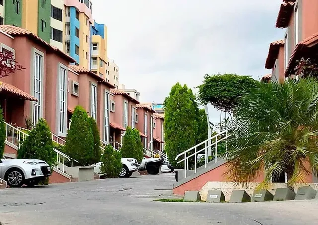 En Venta Town House En Las Residencias Nevada Palace, Lecheria