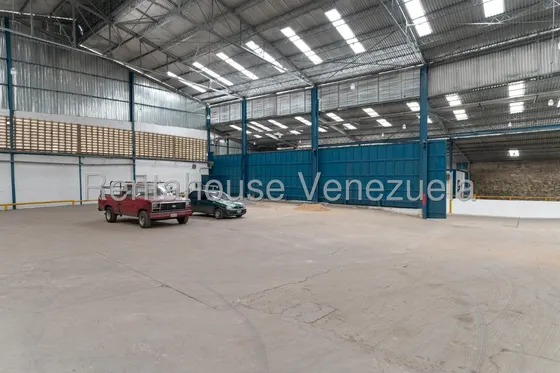 Grandioso Galpón En Venta Mls 25-10707 La Yaguara