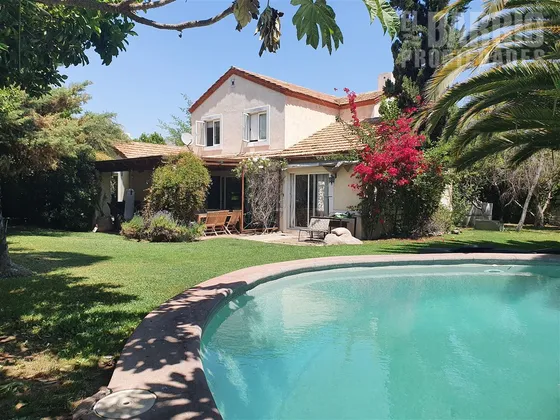 Espectacular Casa En Venta De 3 Dorm. En La Mejor Ubicación 