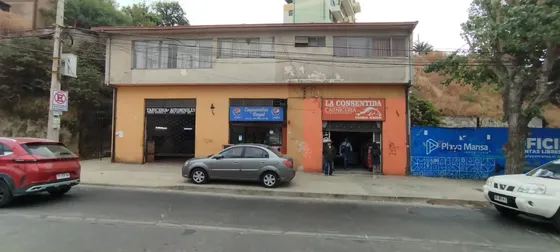3 Locales +1 Casa Con Patio Junto A Metro, Policia, Hospital