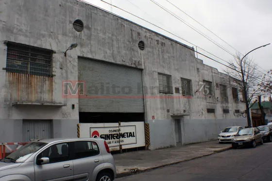 Venta Galpón Con Entrada De Camiones Y Oficinas En Villa Lugano