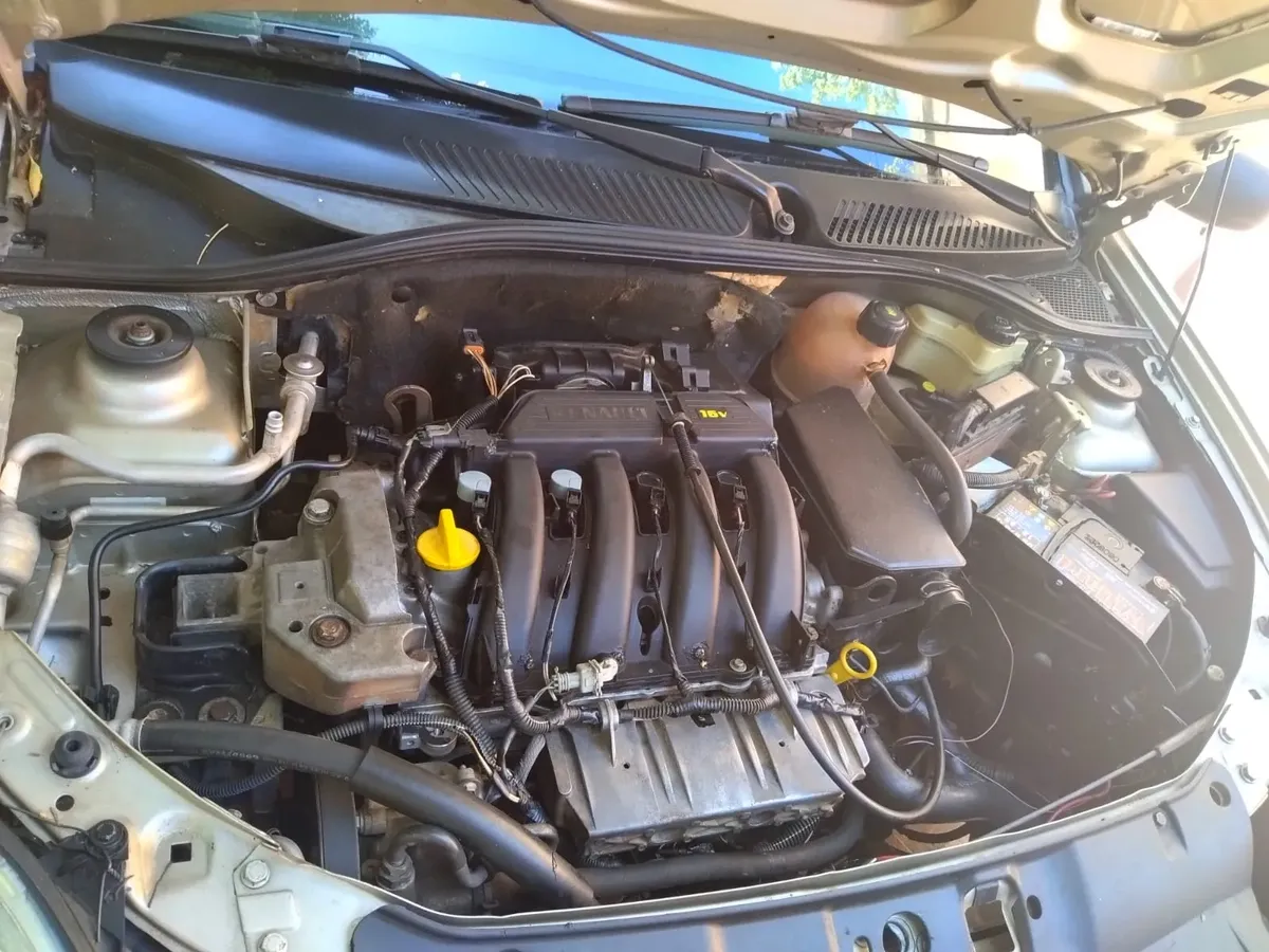 Renault Symbol 1.6 Pack5338299440208486414