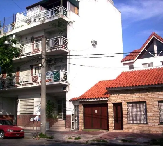 Departamento De 2 Ambientes Con Cochera En Sarandí