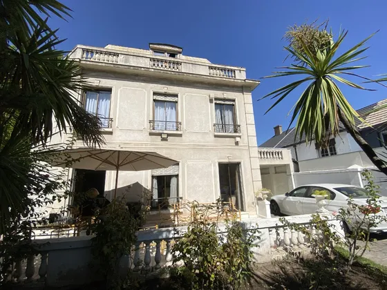 Gran Casa En Arriendo 5d,4b,5e,1bod En Las Condes