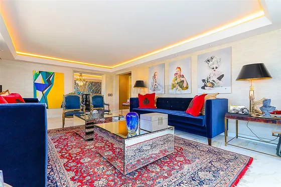 Departamento En Venta De 2 Dorm. En Las Condes