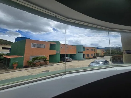 Town House En Alquiler - Conjunto Residencial Pozo Esmeralda - 107m² Construcción - Onbg