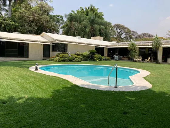 Casa En  Venta En Privada Con Vigilancia. Palmira, Cuernavaca