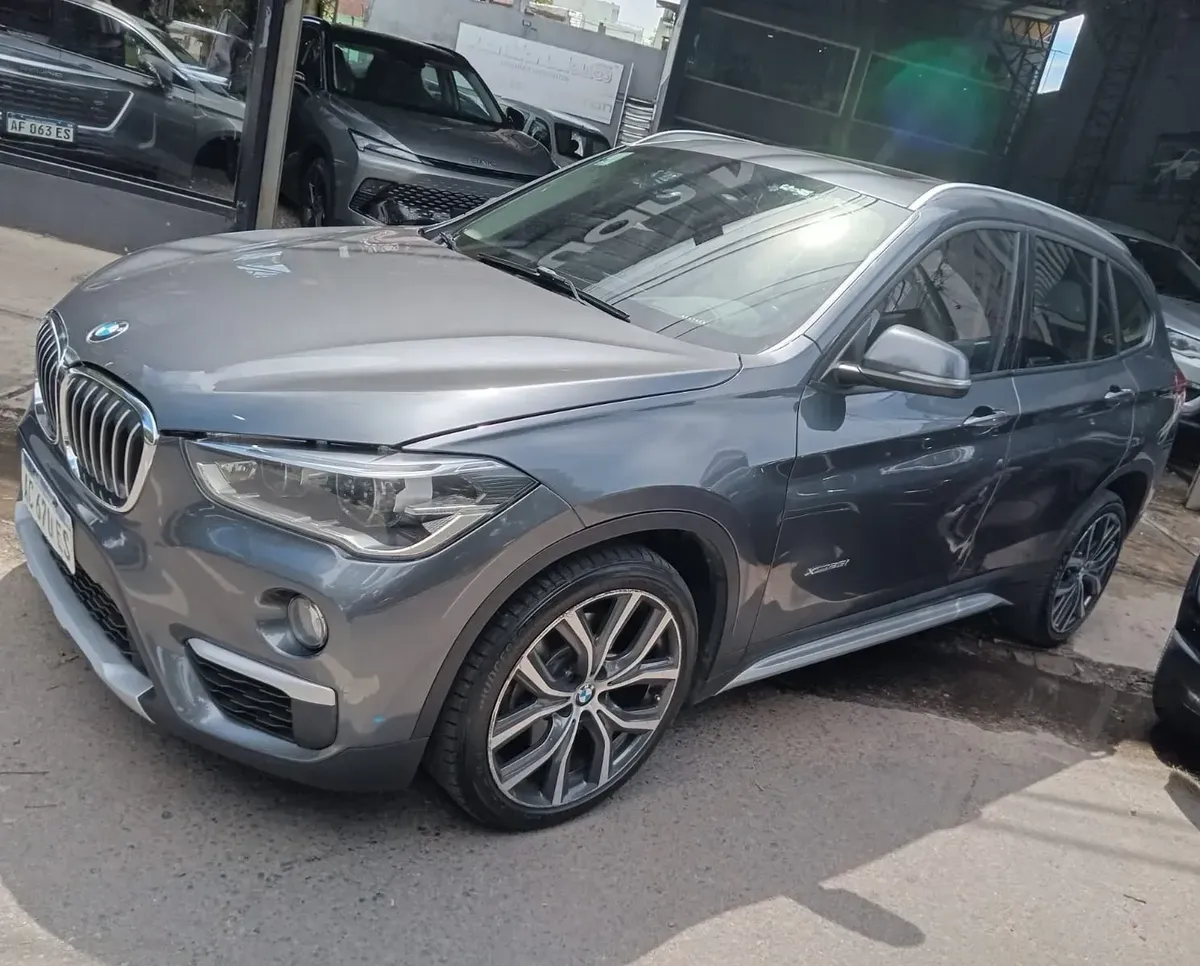 BMW X1 2.0 sDrive 25i xLine 231 hp