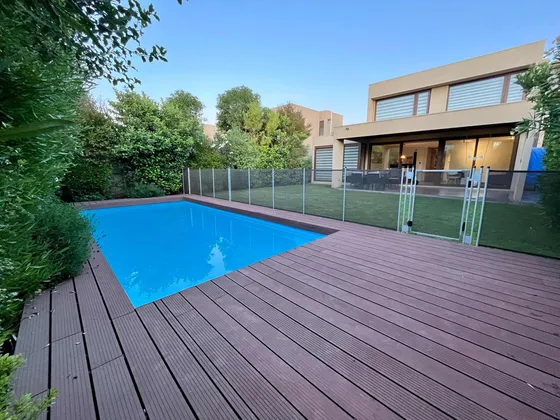 Casa 3 Dormitorios, 3 Baños, 3 Estacionamientos, Piscina