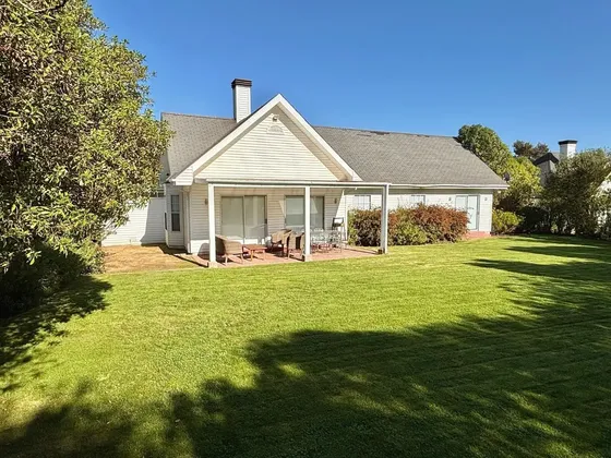 Preciosa Casa En Excelente Estado, Muy Bajas Contribuciones