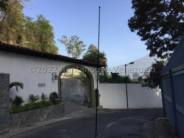 Terreno En Venta En Lomas De Las Mercedes Abm 