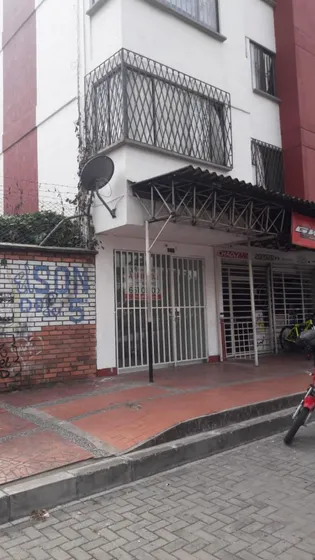Local En Arriendo En Cuarto De Legua - Guadalupe. Cod A7632