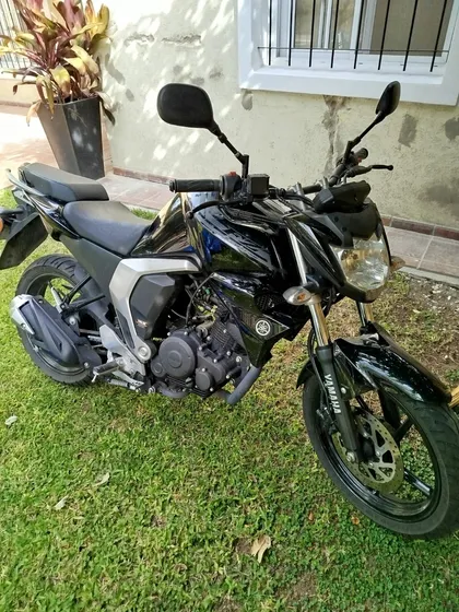 Moto Yamaha Fz Fi 2.0 Negra 2022 (rodada 2023) 17000 Km