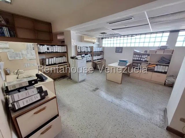 Lm Casa Ccial En Venta Los Dos Caminos Cod 25-24549 Yg