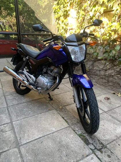 New Titan 2019 En Perfecto Estado, Ambas Cubiertas Nuevas