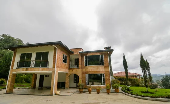 Casa En Venta En Envigado Loma Del Escobero