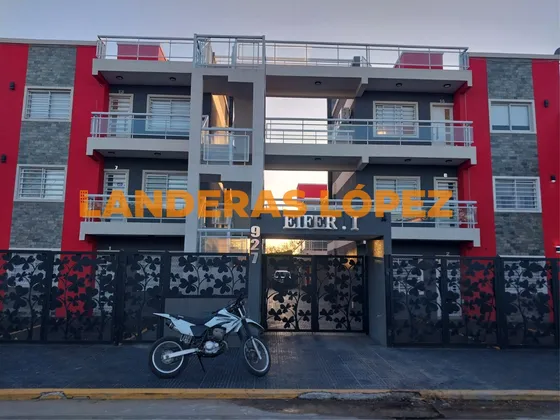 Impecable Tres Ambientes A La Venta En Mar De Ajo Con Terraza Privada Y Espacio Vehicular