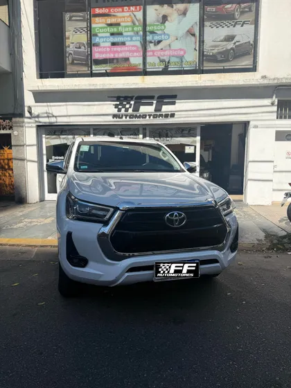 Toyota Hilux Pick-up 2.8 Cd Srv 177cv 4x2 At