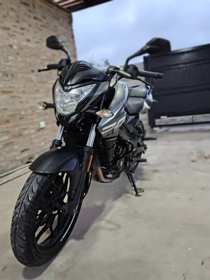 Rouser Ns200 (bajaj)