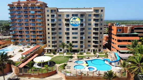 Res. Villamarina, Apartamento Sexto Piso Con Terraza Vista Al Mar
