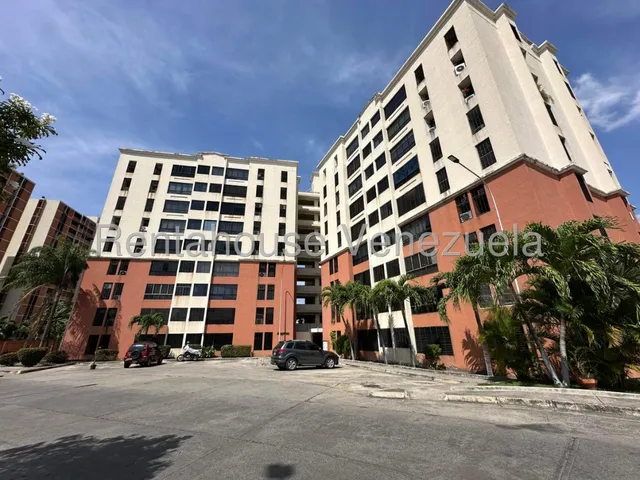 Apartamento En Venta Maracay Bosque Alto 25-14813 Yb