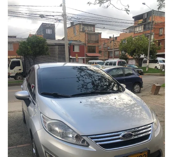 Ford Fiesta 1.6 Hatchback Automática