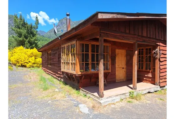 Parcela 1,2 Ha Con Cabañas Y Bodegas 10 Km Pucón