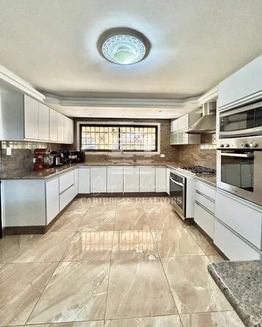 En Venta Casa Quinta En La Urb Sabanamar. Mariño